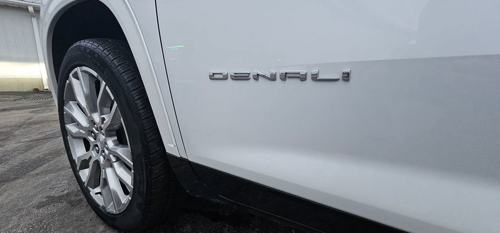 2024 GMC Acadia Denali