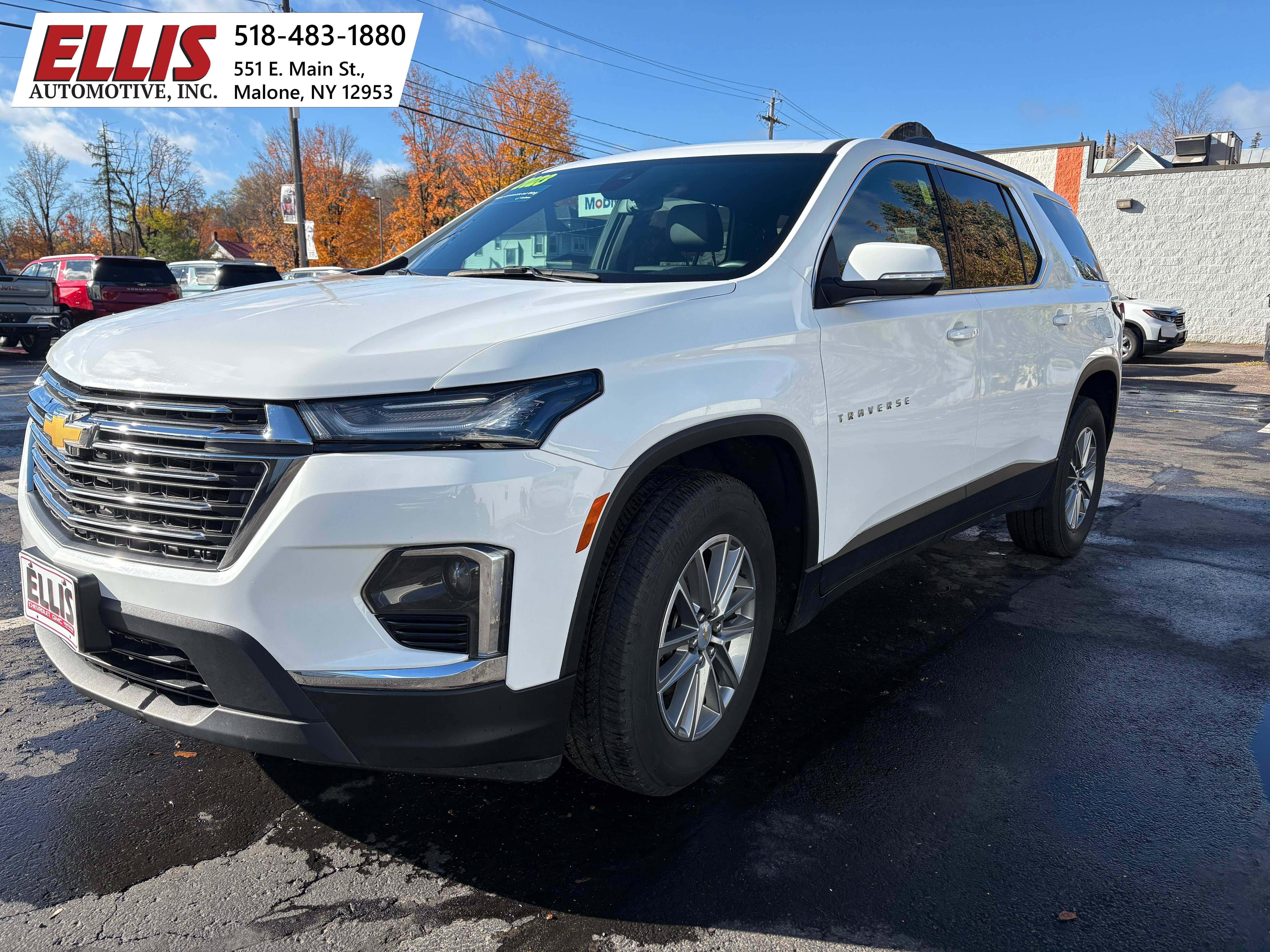2023 Chevrolet Traverse LT Leather