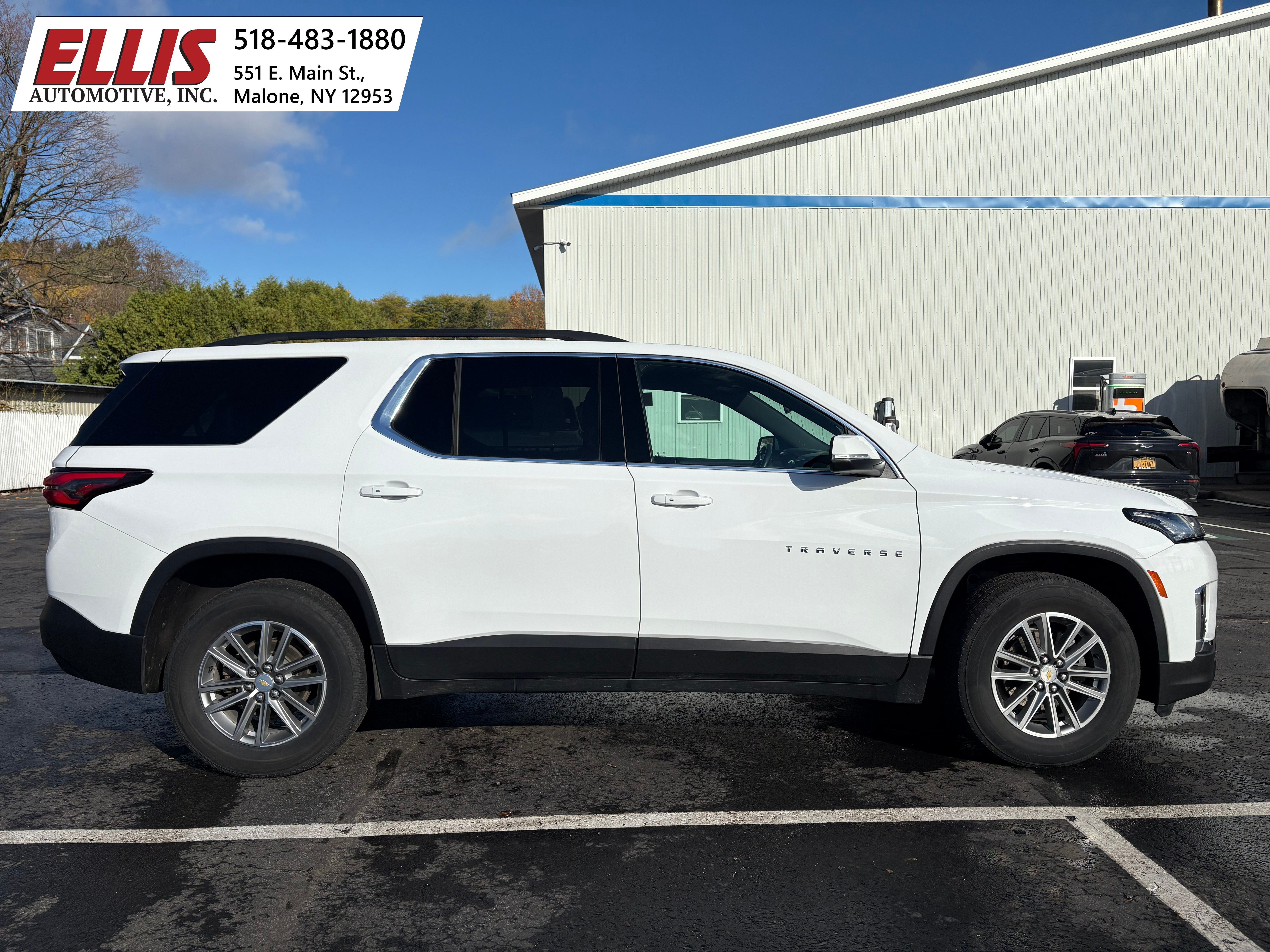 2023 Chevrolet Traverse LT Leather