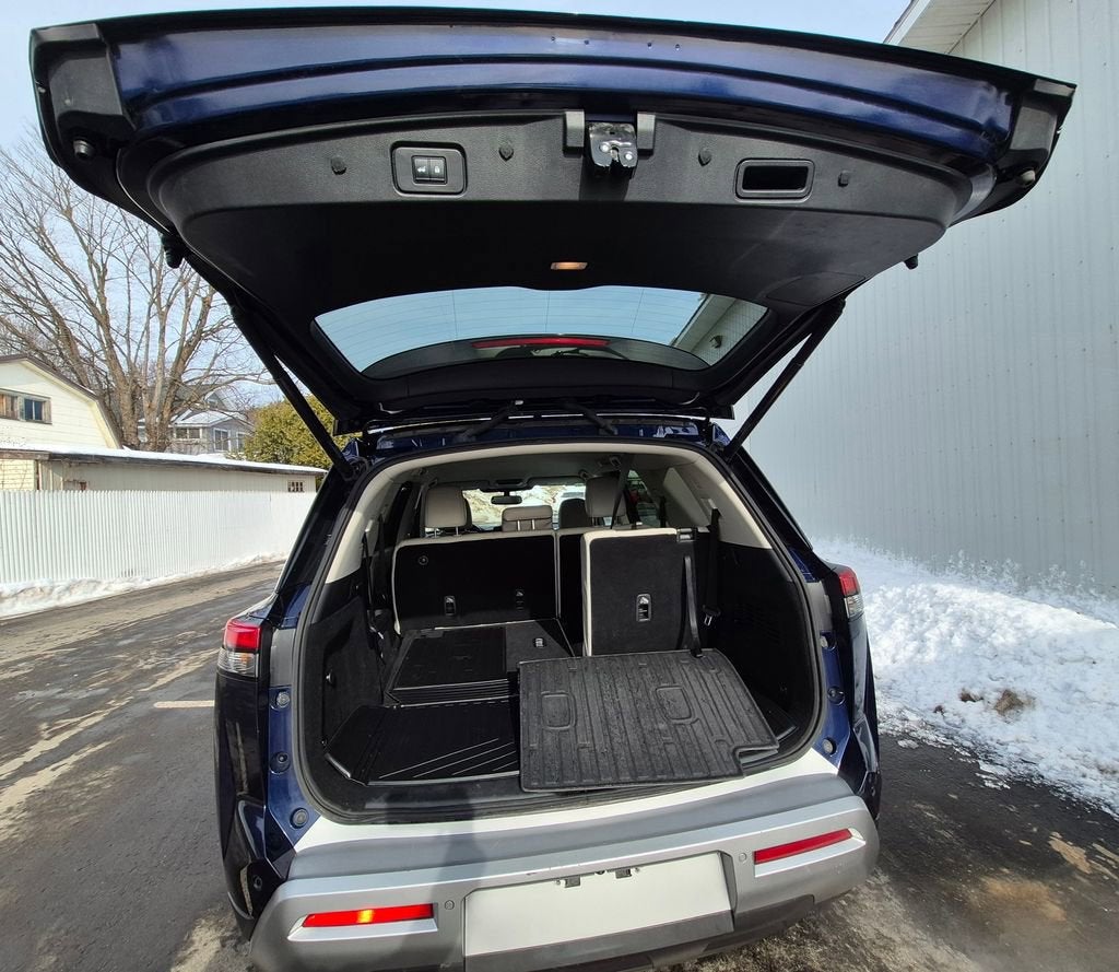 2022 Nissan Pathfinder SL 4WD