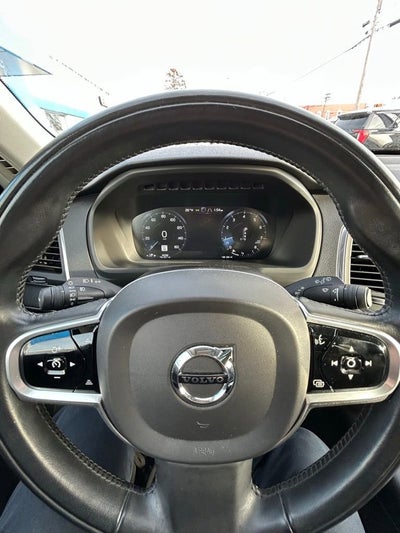 2020 Volvo XC90 Momentum