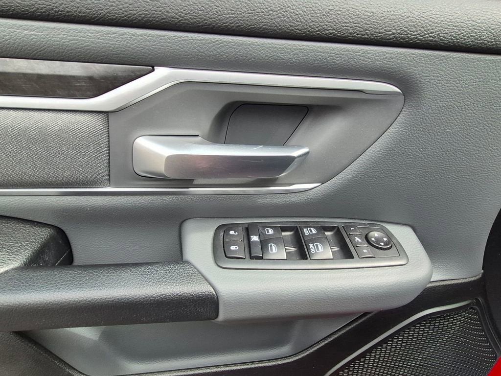 2020 RAM 1500 Big Horn Crew Cab 4x4 5'7" Box