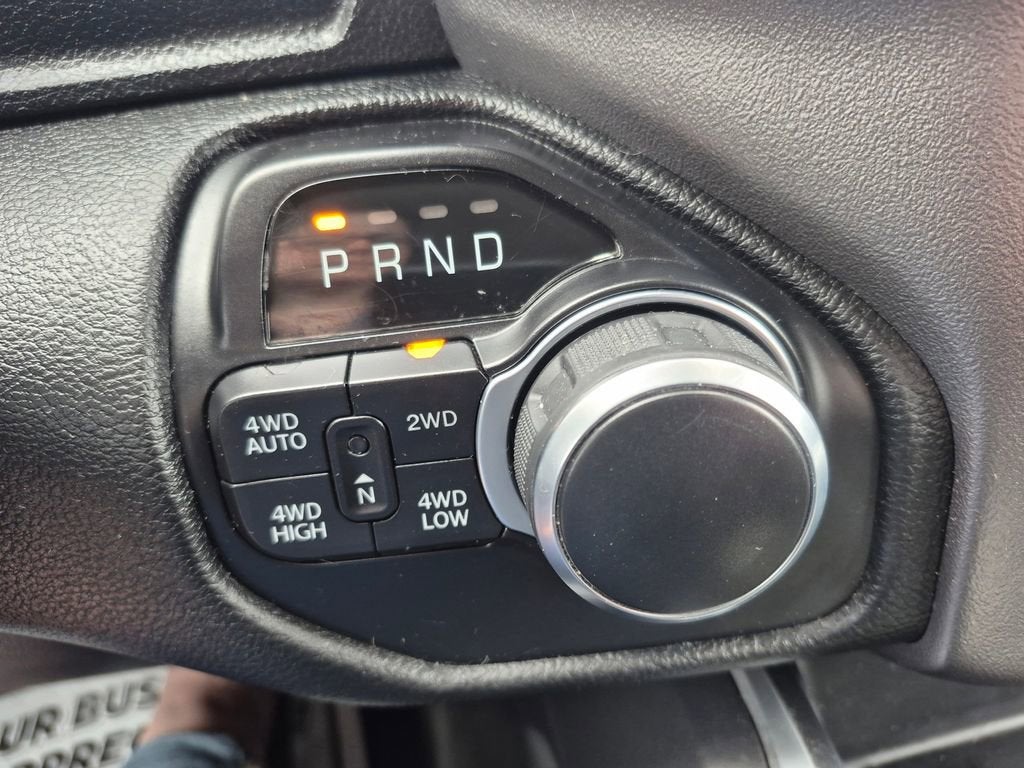 2020 RAM 1500 Big Horn Crew Cab 4x4 5'7" Box