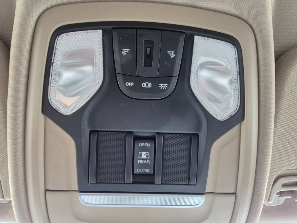 2020 RAM 1500 Big Horn Crew Cab 4x4 5'7" Box