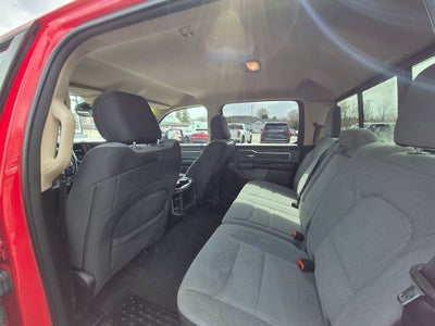 2020 RAM 1500 Big Horn Crew Cab 4x4 5'7" Box