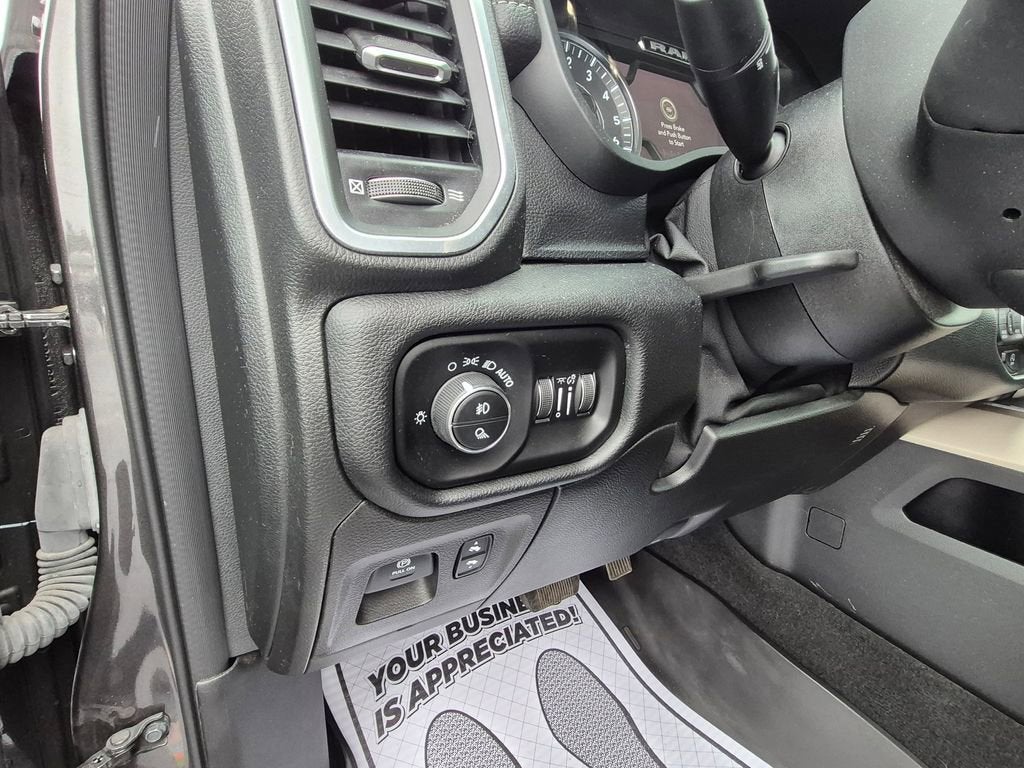 2022 RAM 1500 Laramie Crew Cab 4x4 5'7" Box