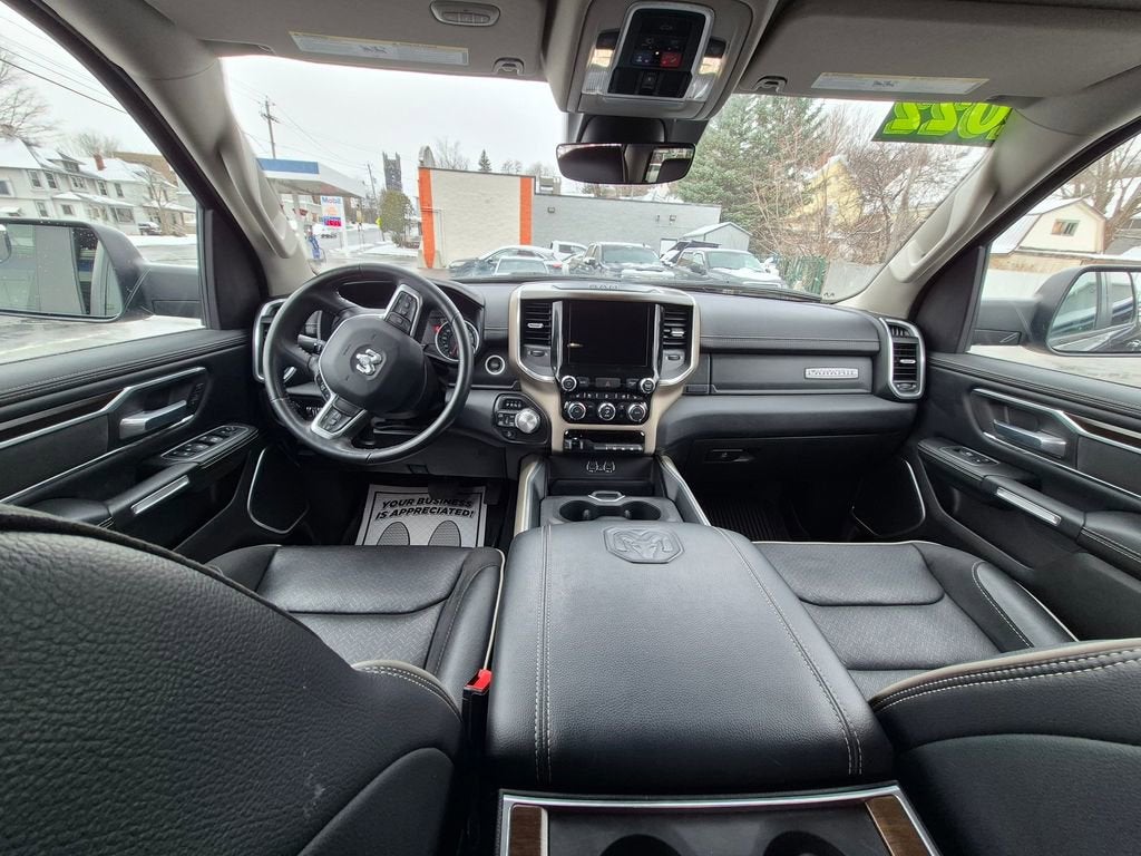 2022 RAM 1500 Laramie Crew Cab 4x4 5'7" Box