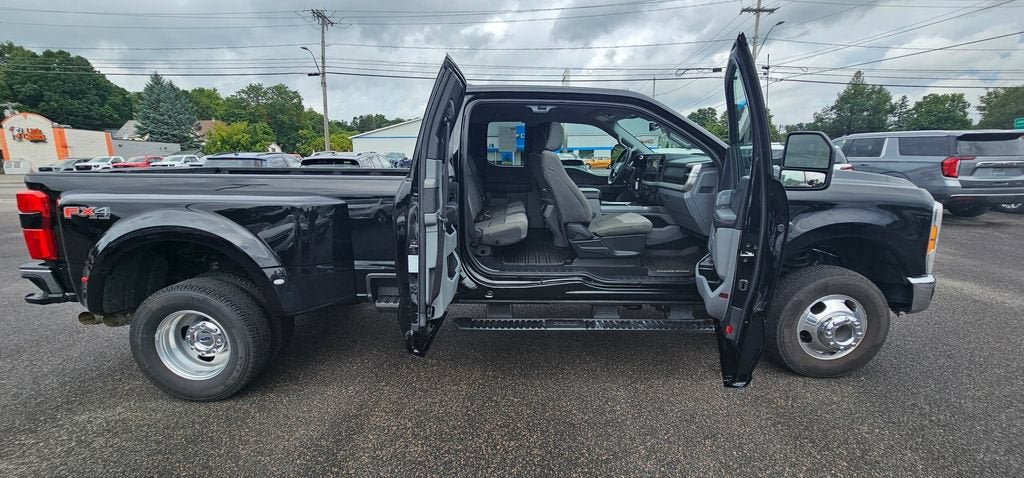 2023 Ford F-350 XLT