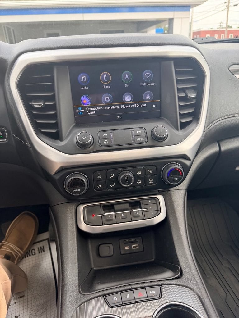2023 GMC Acadia SLT