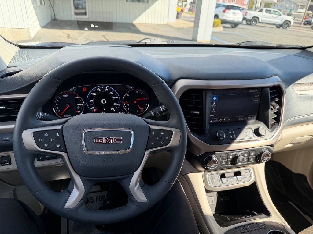2023 GMC Acadia Denali