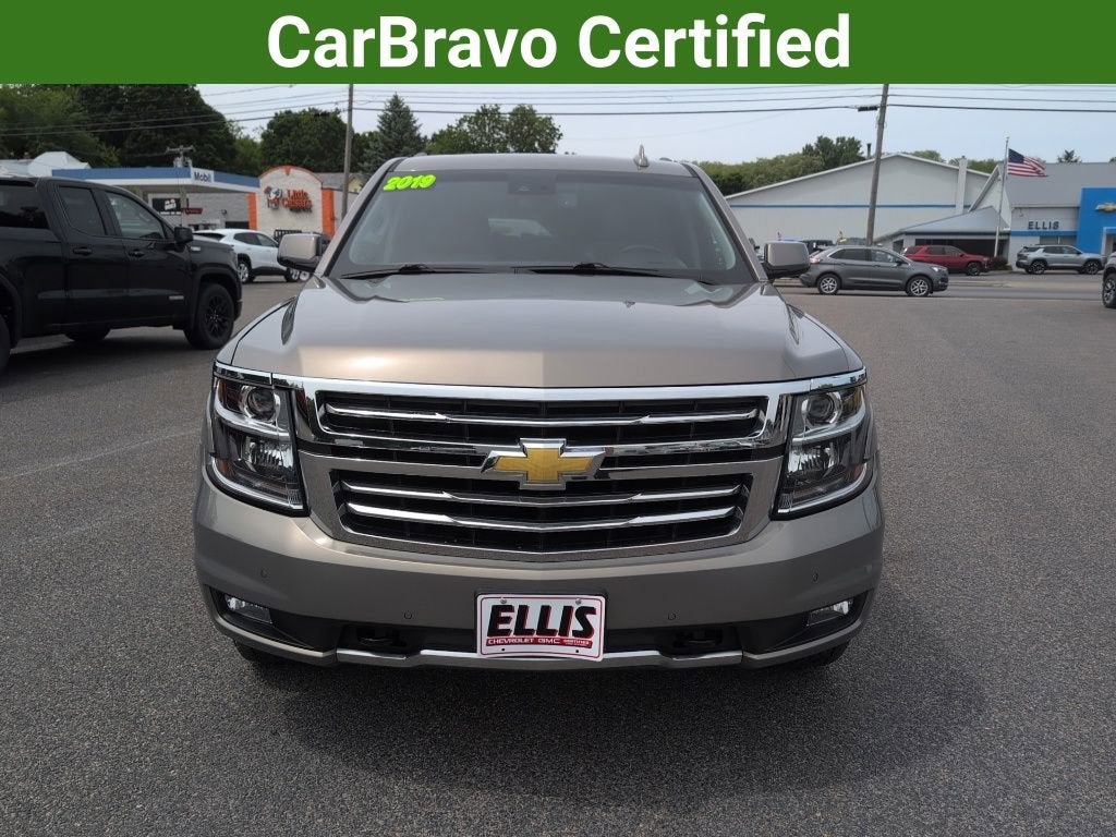 2019 Chevrolet Suburban 4WD 1500 LT's photo