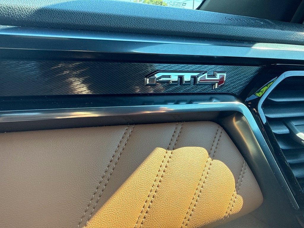 2024 GMC Canyon AT4