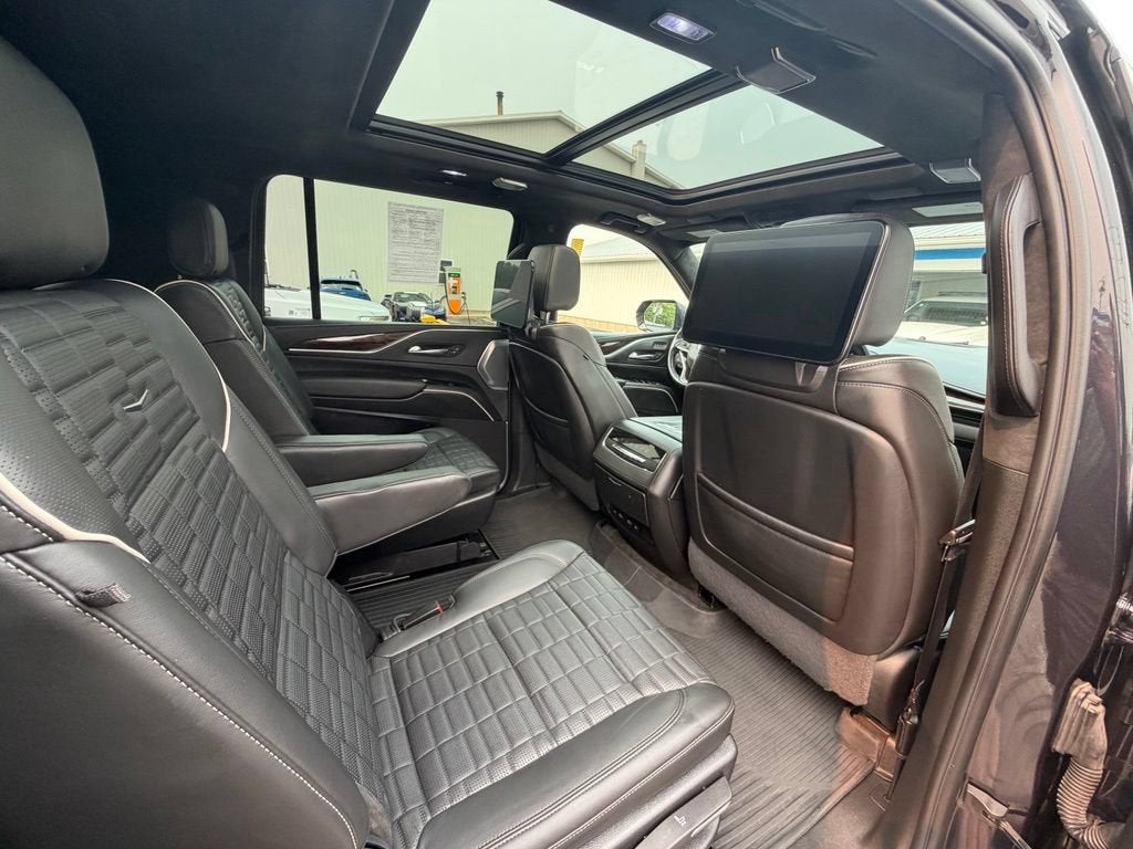 2023 Cadillac Escalade ESV Sport Platinum