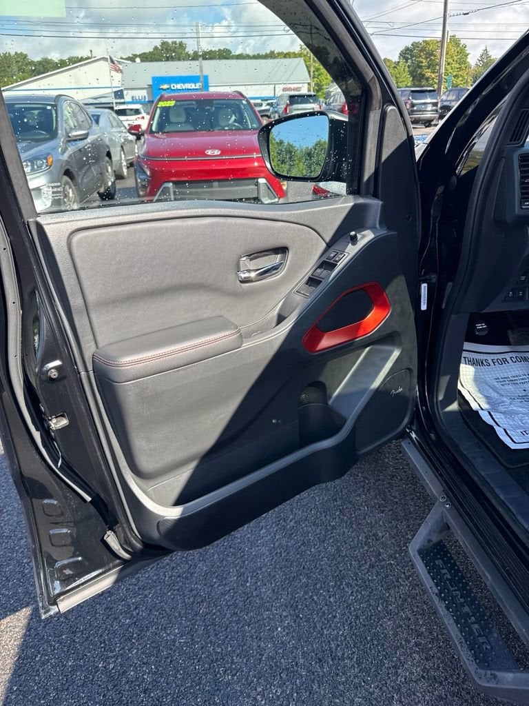 2024 Nissan Frontier Crew Cab PRO-4X 4x4