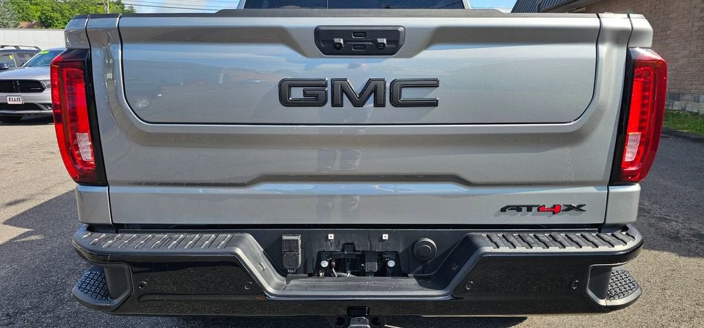 2025 GMC Sierra 1500 AT4X