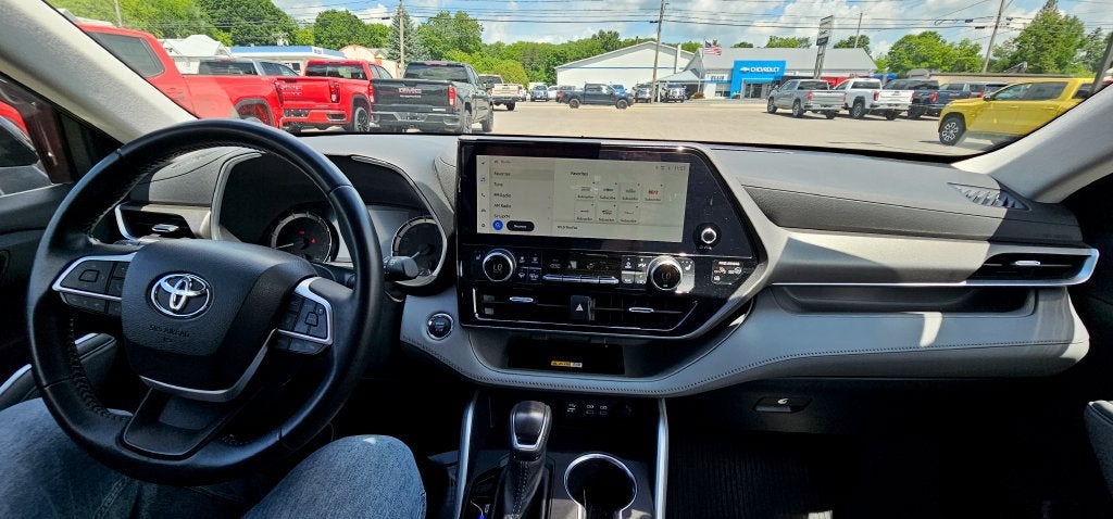 2023 Toyota Highlander XLE