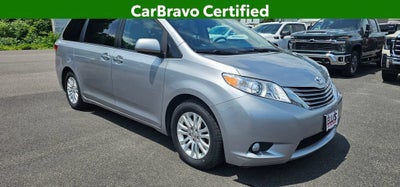 2017 Toyota Sienna XLE 8 Passenger