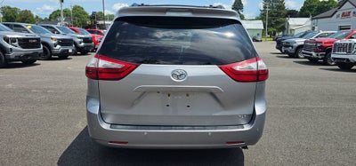 2017 Toyota Sienna XLE 8 Passenger